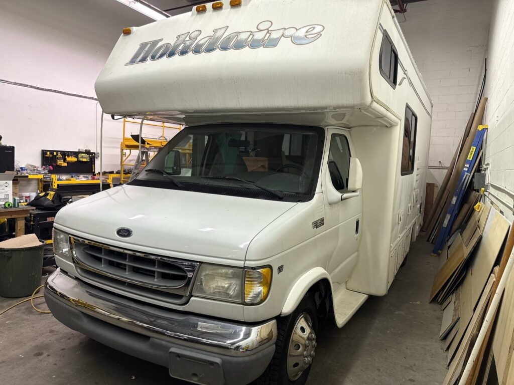 Buy pre-owned vehicles in Langley - Ford Holidaire motorhome ready for a new owner