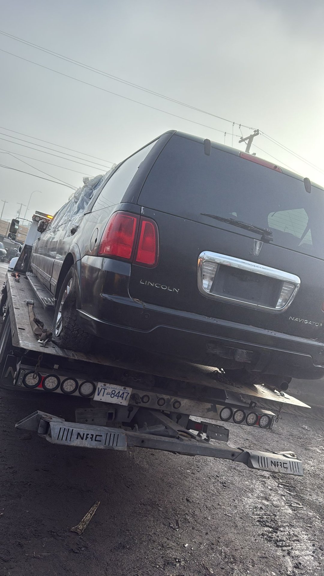 Cash offer for car in Langley - black Lincoln Navigator loaded for pickup